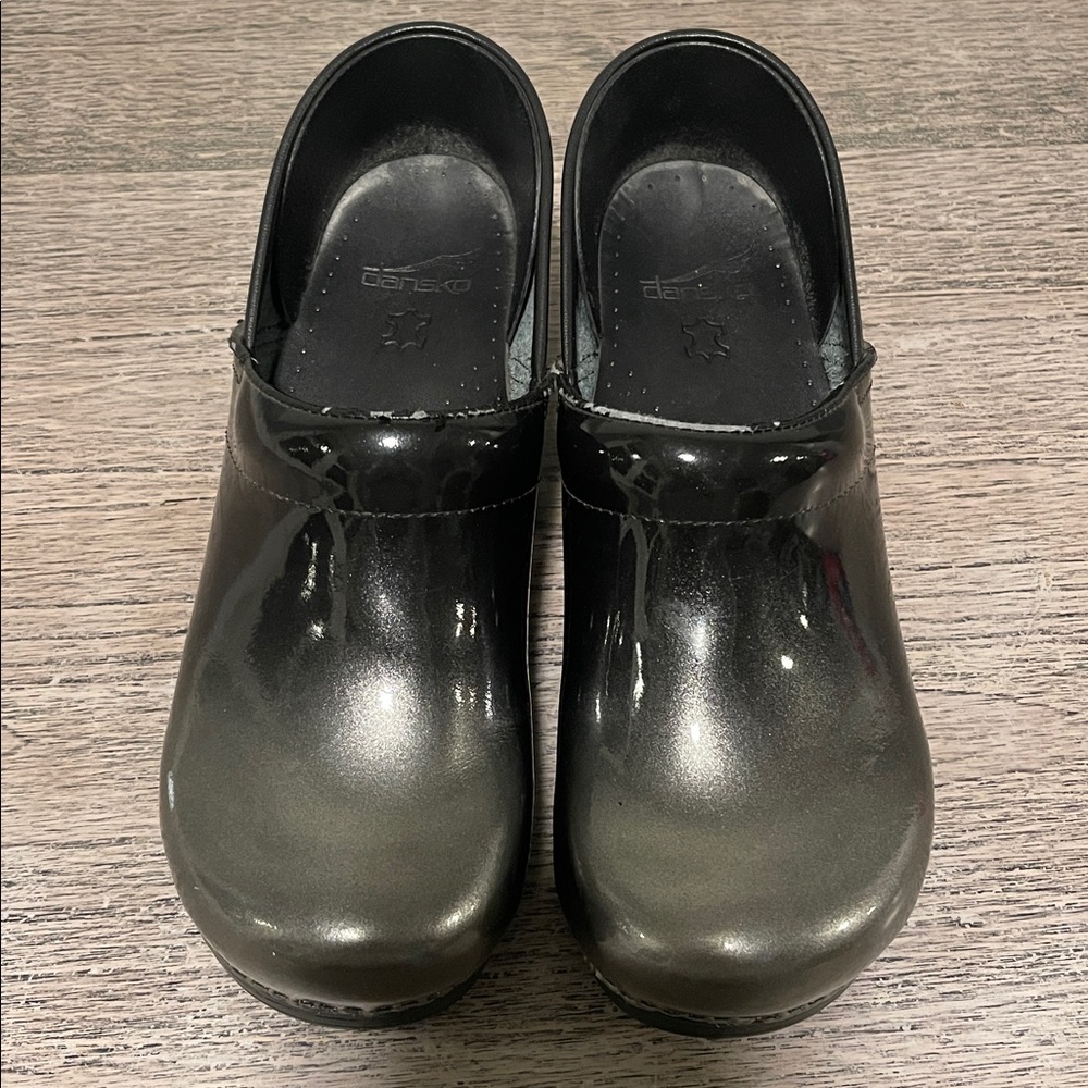 Dansko Clogs, size 40, silver to black ombré‎